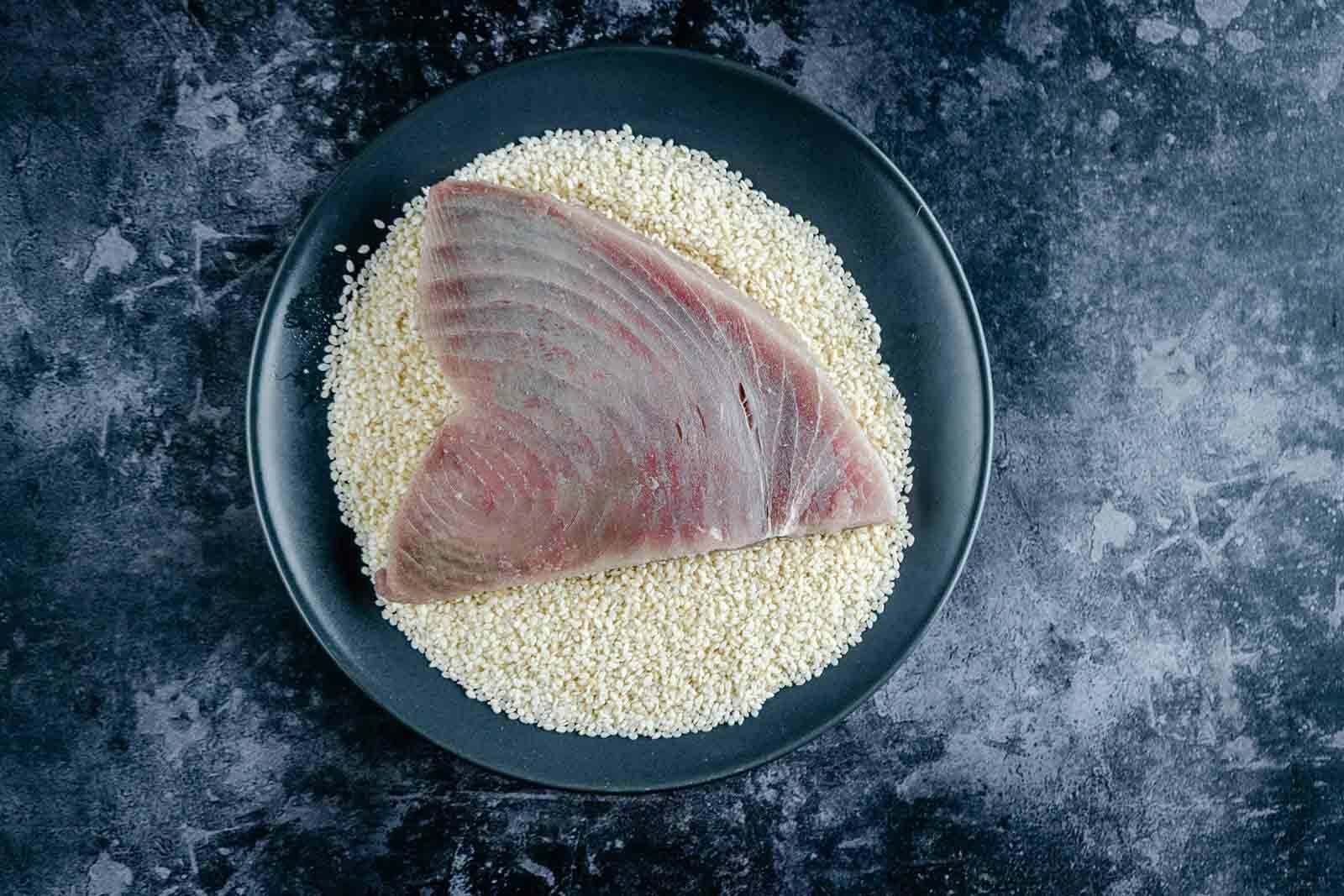 tuna with sesame seeds