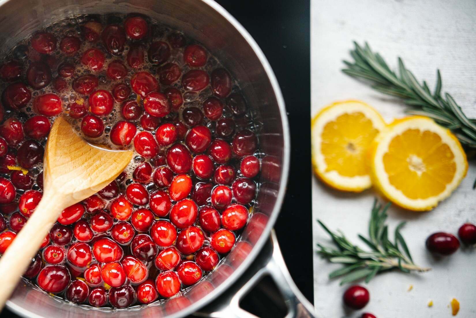 Baked Salmon With Cranberry Sauce