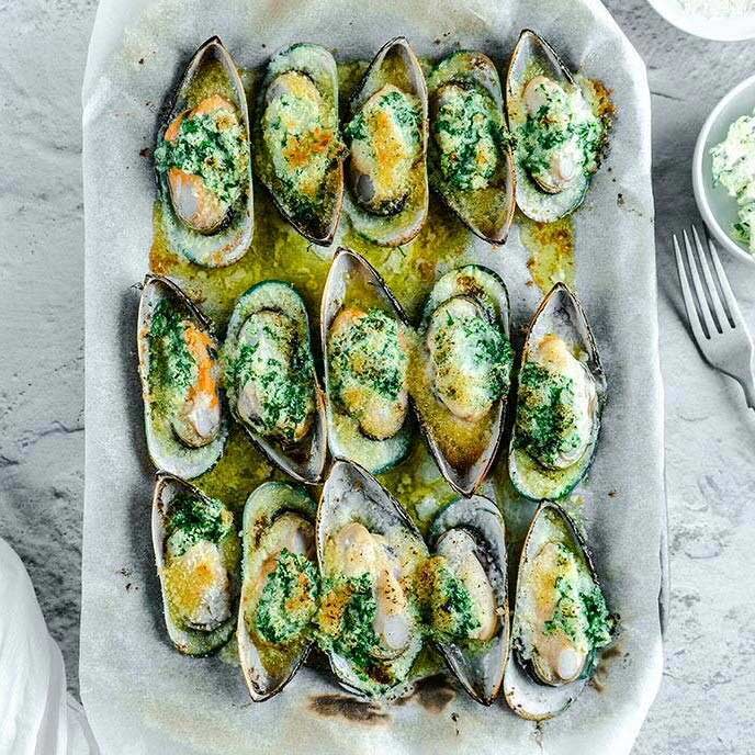 Half Shell Green-Lipped Mussels