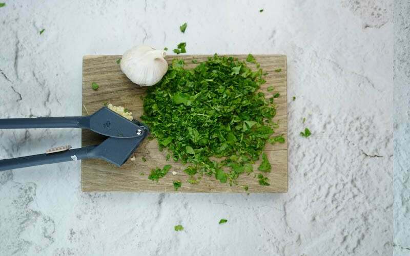 parsley and garlic chopped